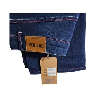 DARK BLUE PLUS SIZE JEANS.